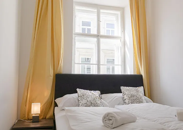 Belvedere Private In Shared Aprt - 12 Min From Center