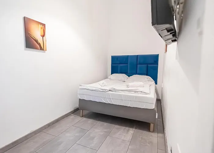 Belvedere Private In Shared Aprt - 12 Min From Center *