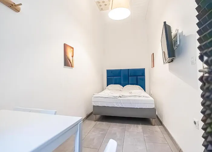 Belvedere Private In Shared Aprt - 12 Min From Center Apartment